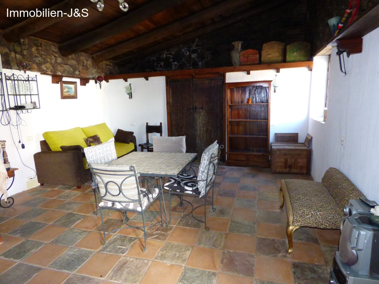 Außergewöhnliches, kanarisches Stadthaus im Norden von Teneriffa mit Nebengebäuden