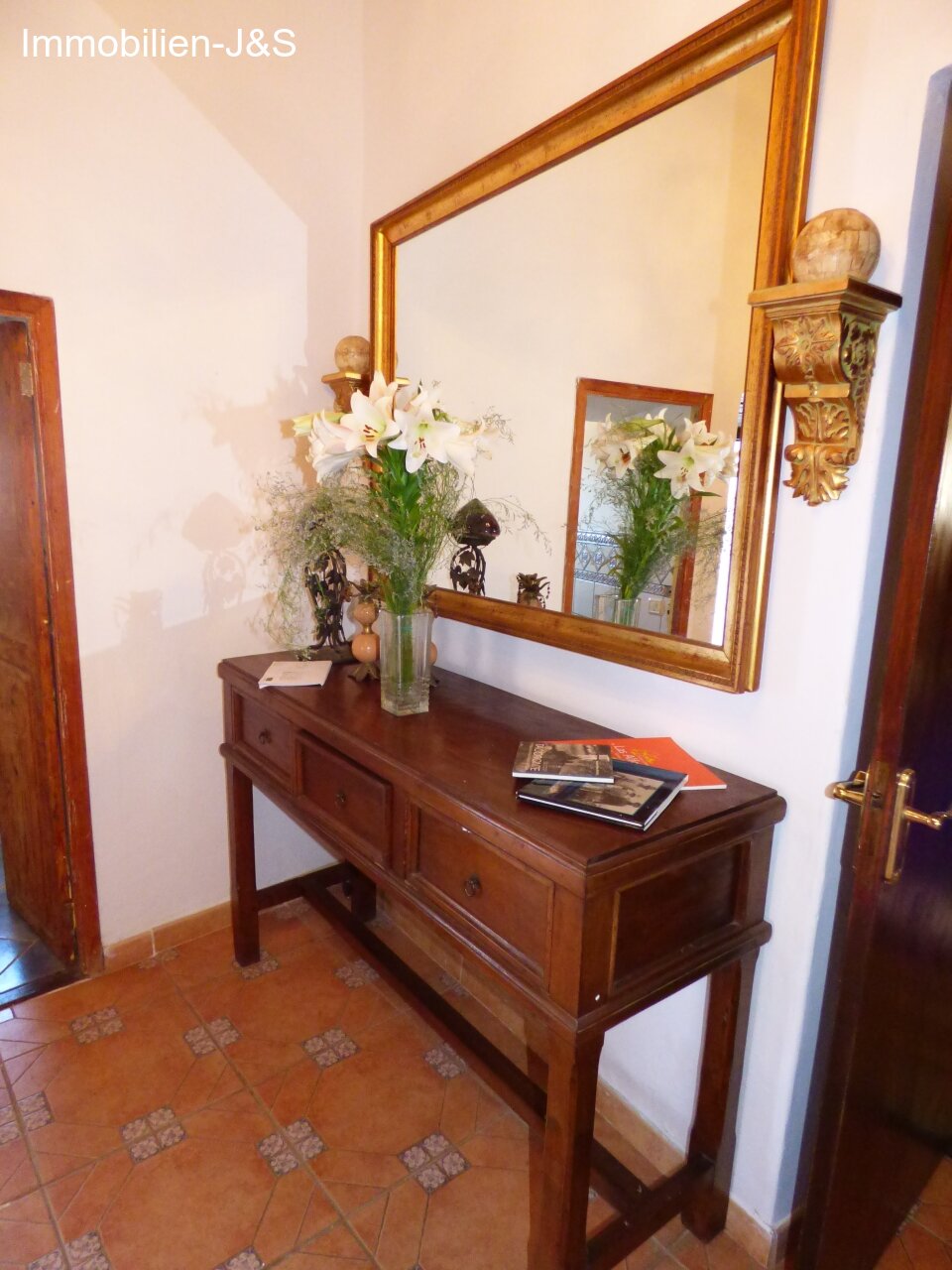 Außergewöhnliches, kanarisches Stadthaus im Norden von Teneriffa mit Nebengebäuden