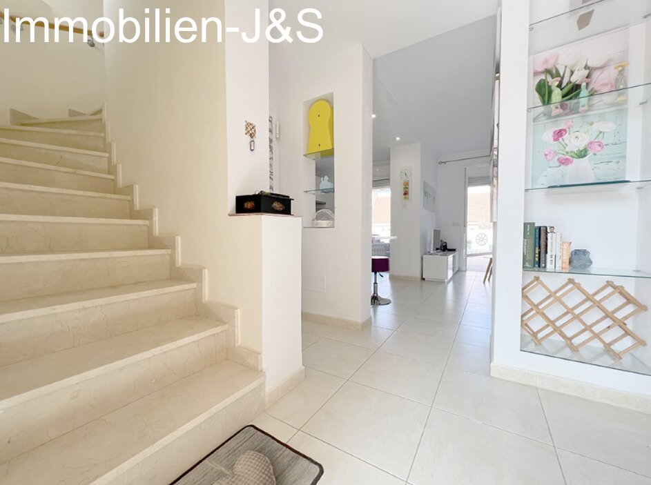 Schickes Reihenhaus mit 3 Schlafzimmern in Puerto de Santiago