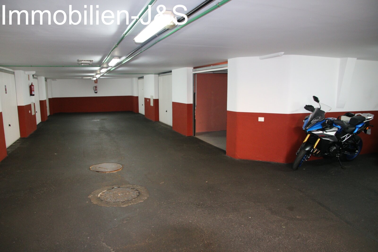 Zauberhaftes Reihenhaus in La Matanza mit Garage und 2 Dachterrassen