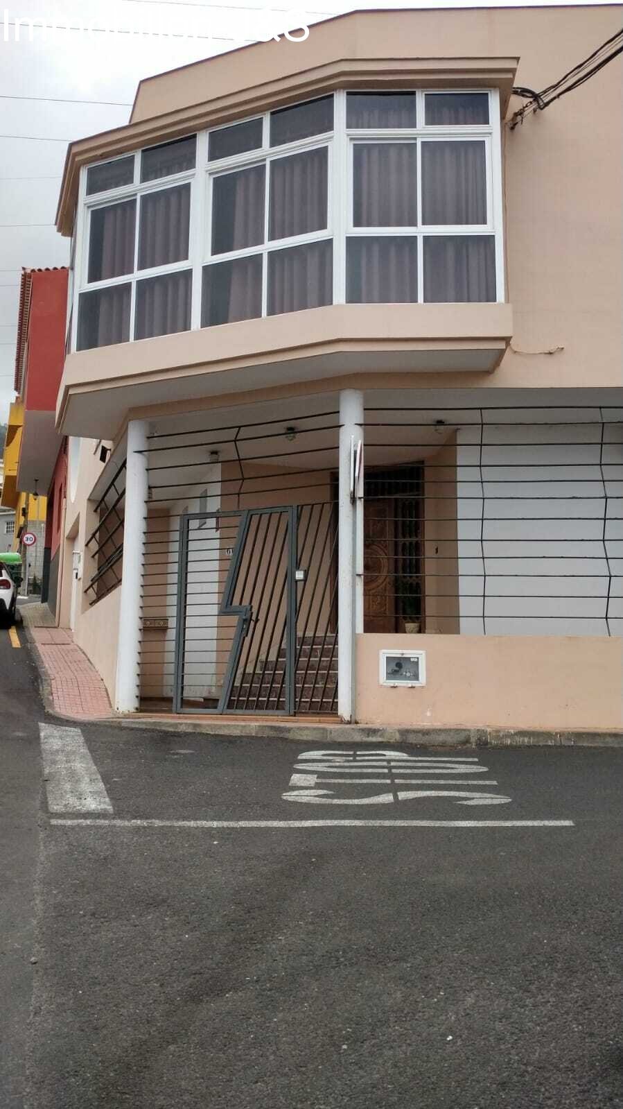 Casa Adora mit 3 Schlafzimmern, Garten und Meerblick zur Langzeitmiete