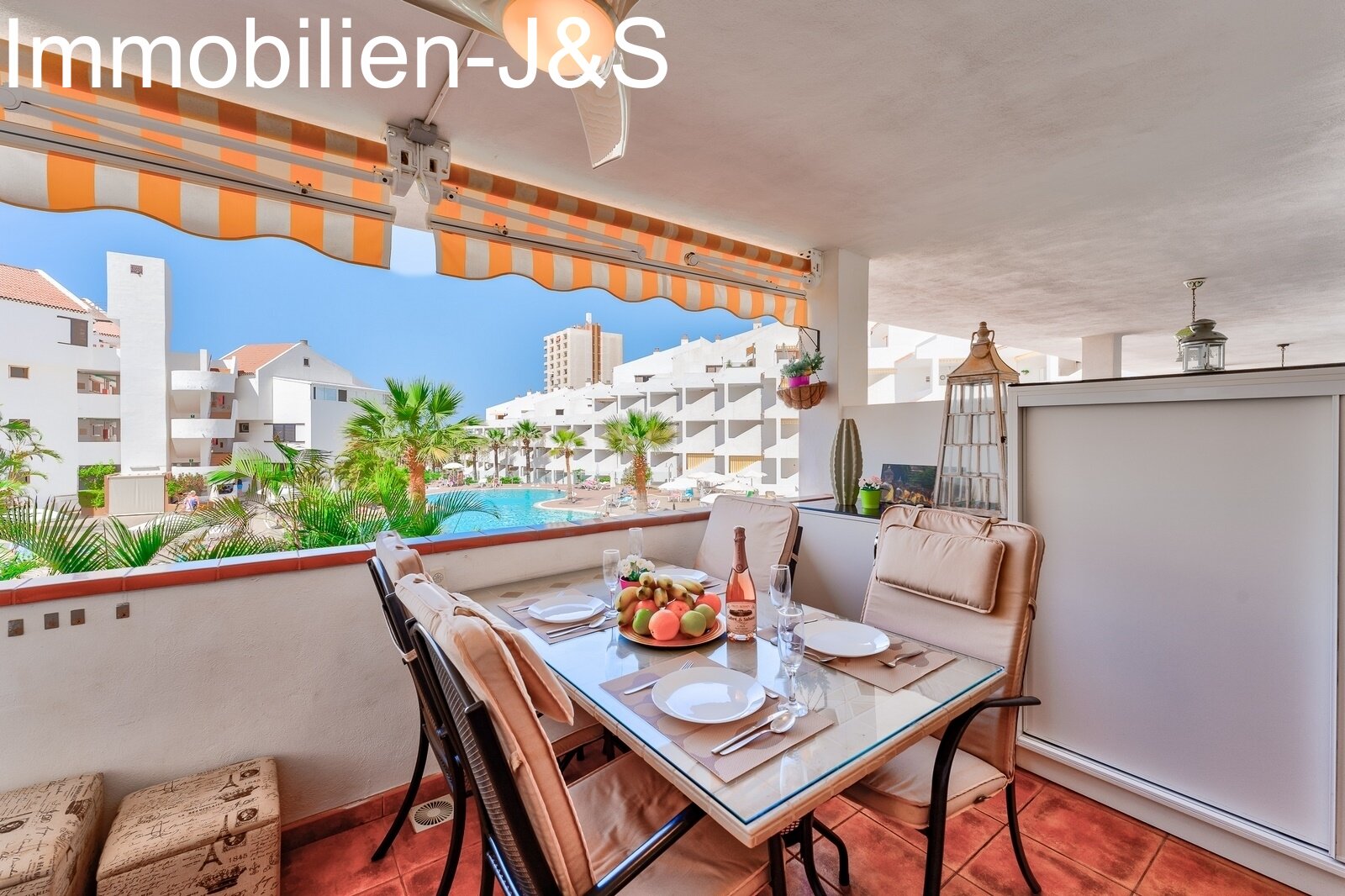 Wir präsentieren diese wundervolle Wohnung zum Verkauf in Los Cristianos