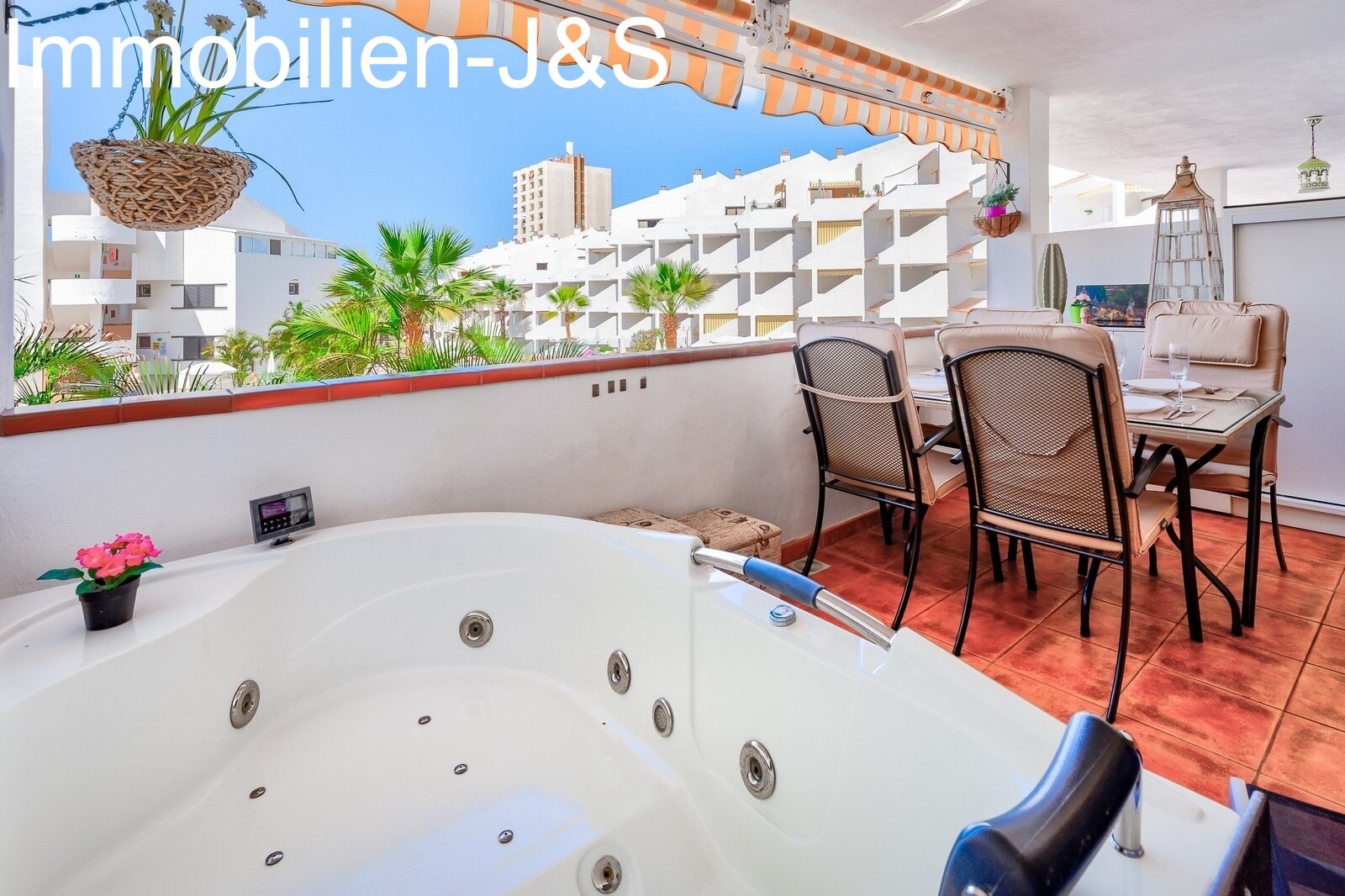 Wir präsentieren diese wundervolle Wohnung zum Verkauf in Los Cristianos