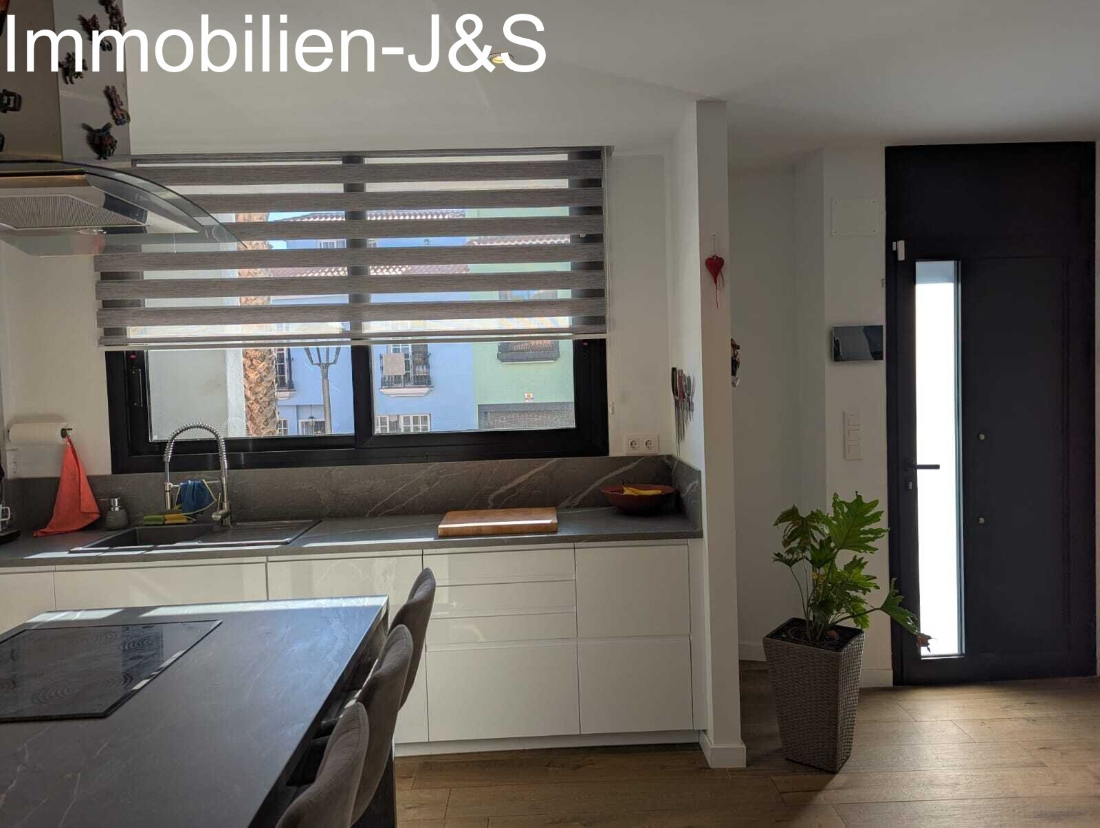 Modernes, schickes Reihenhaus mit atemberaubenden Atlantikblick in Los Realejos