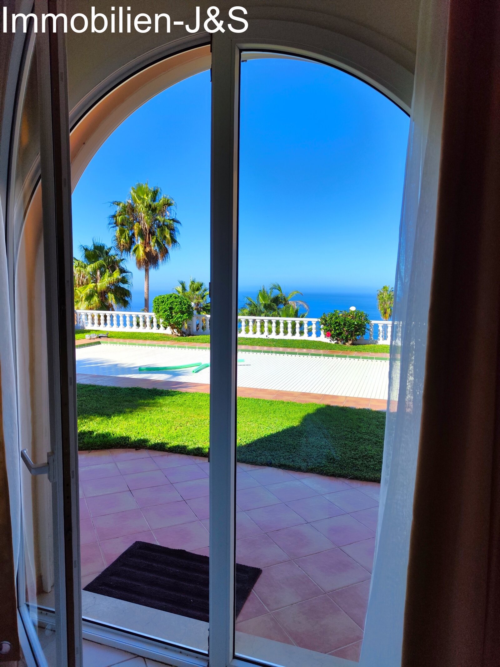 Wunderschöne freistehende Villa mit Pool und atemberaubenden Atlantikblick