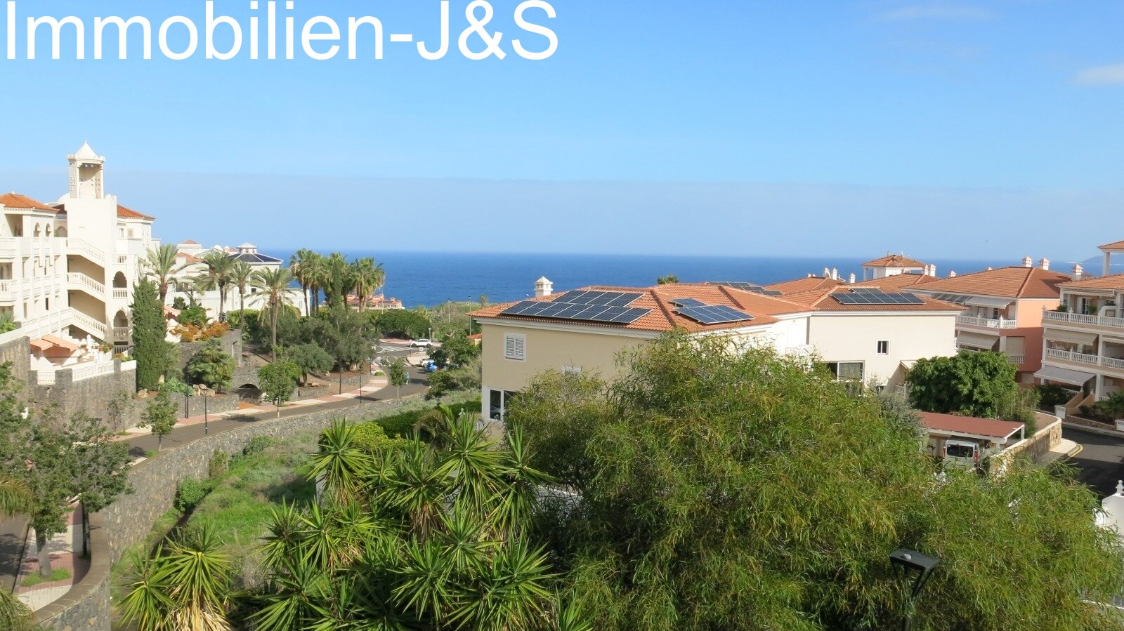 Phantastisches Eck-Reihenhaus mit Pool in Puerto de la Cruz/ La Paz