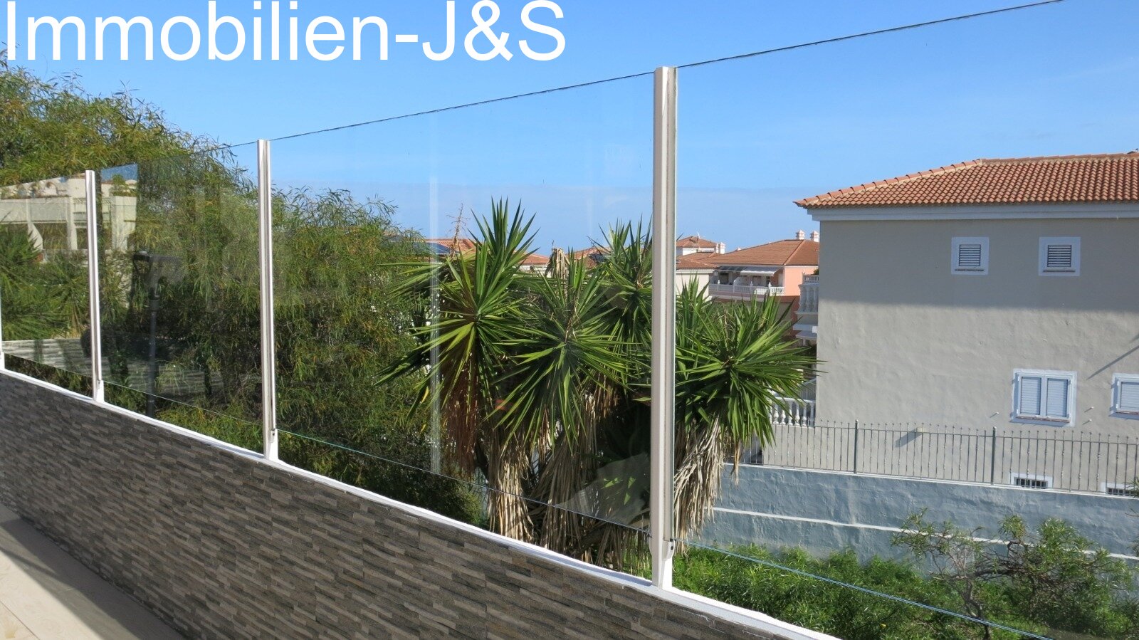 Phantastisches Eck-Reihenhaus mit Pool in Puerto de la Cruz/ La Paz