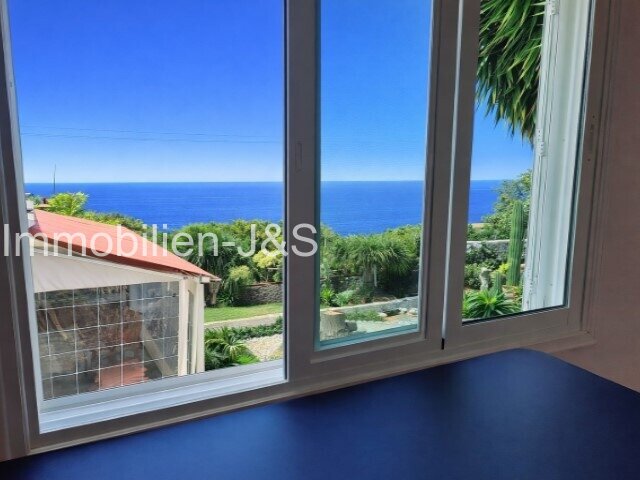 Wohntraum auf einer Ebene, freistehende Villa mit Panoramablick in Santa Úrsula