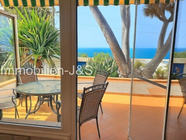 Wohntraum auf einer Ebene, freistehende Villa mit Panoramablick in Santa Úrsula