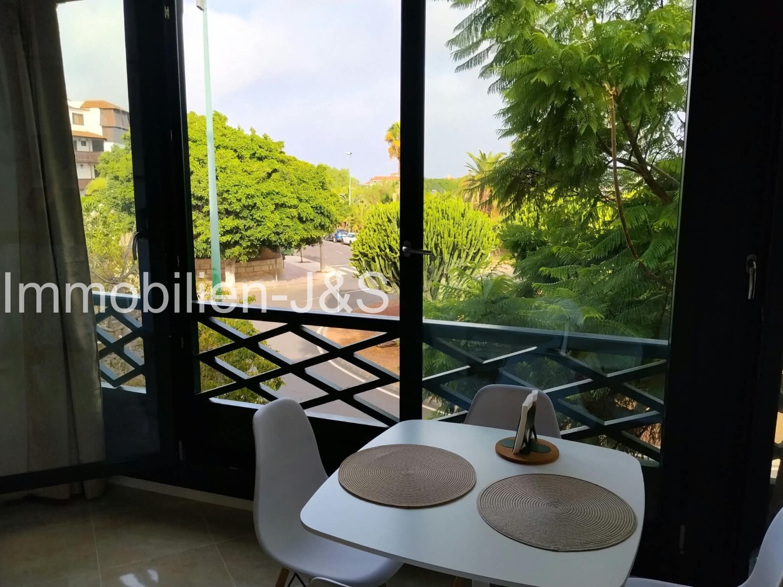 Frisch renoviertes Garten-Apartment in exklusiver Lage von La Paz zur Miete