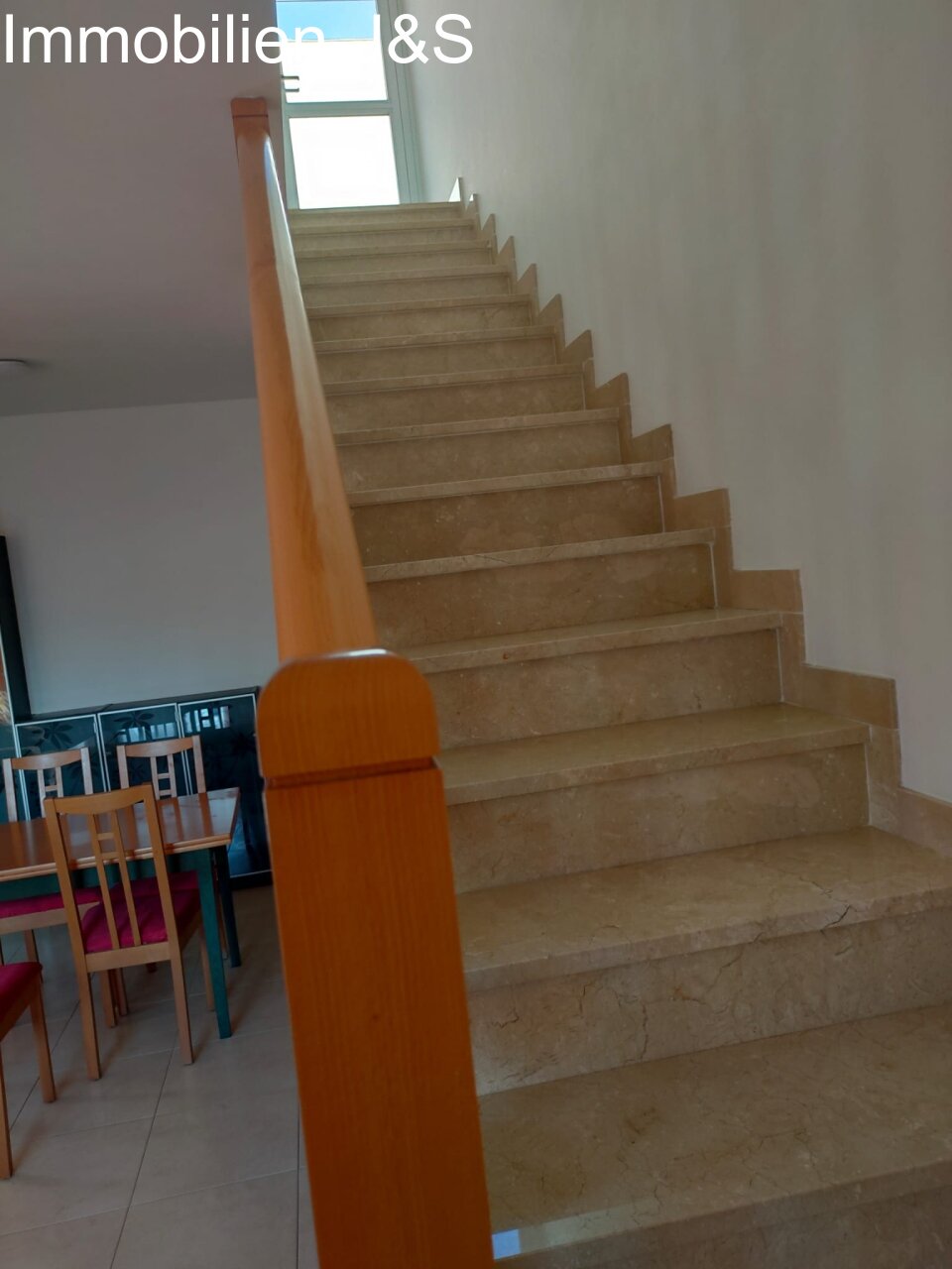 Aufgang zur Dachterrasse Aufgang zur Dachterrasse