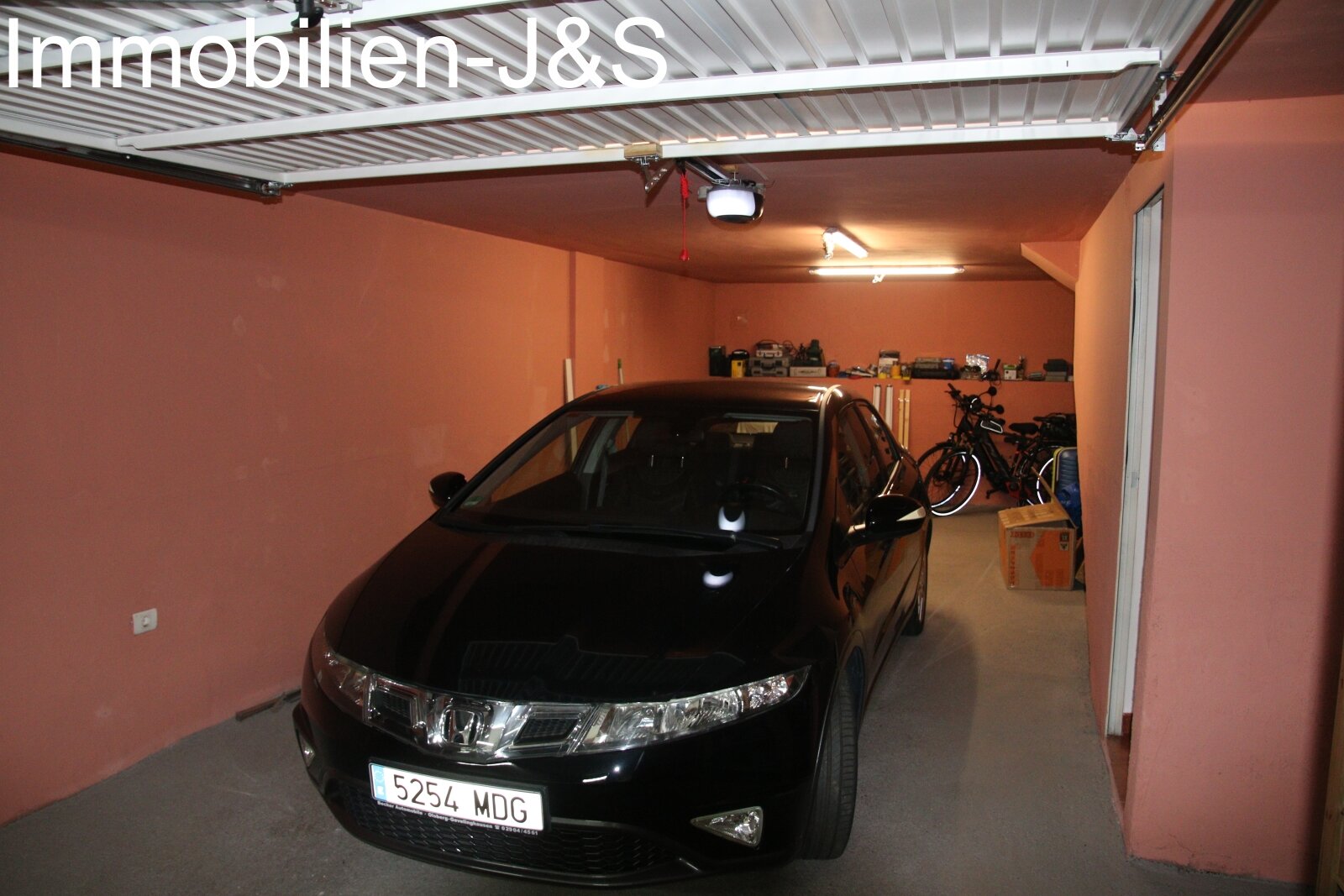 Garage Garage