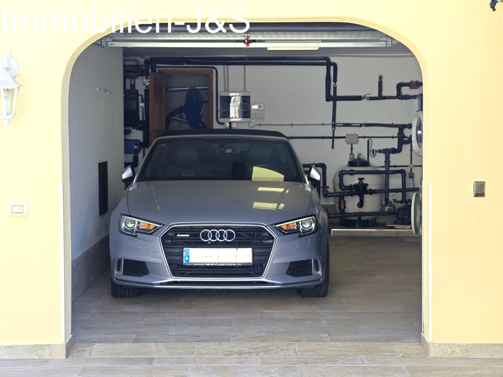 Garage Garage