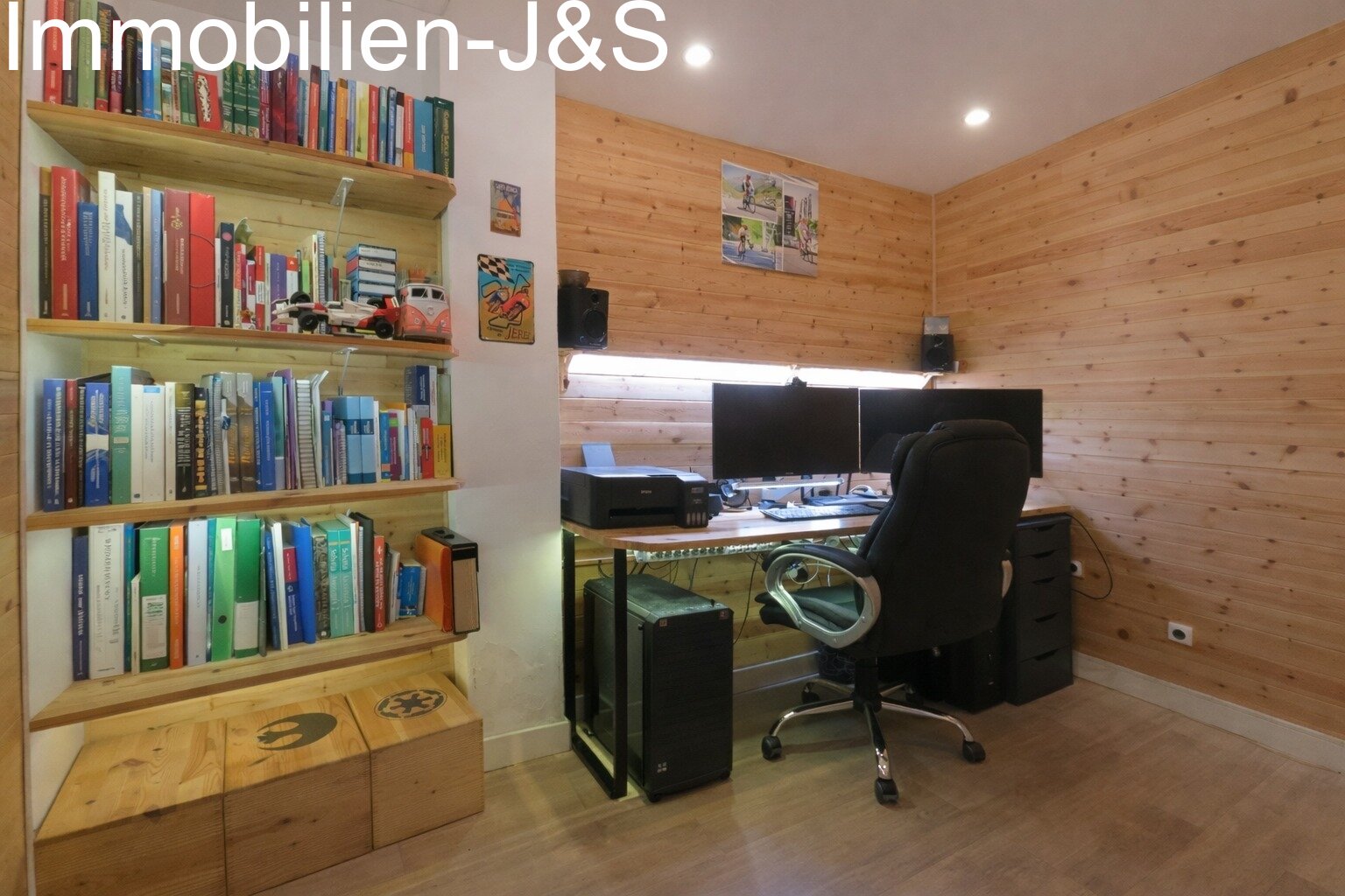 Detailansicht: Home-Office mit indirekter Beleuchtung