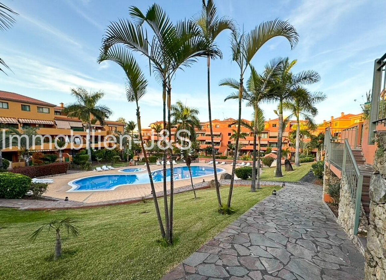 Poolanlage und Garten