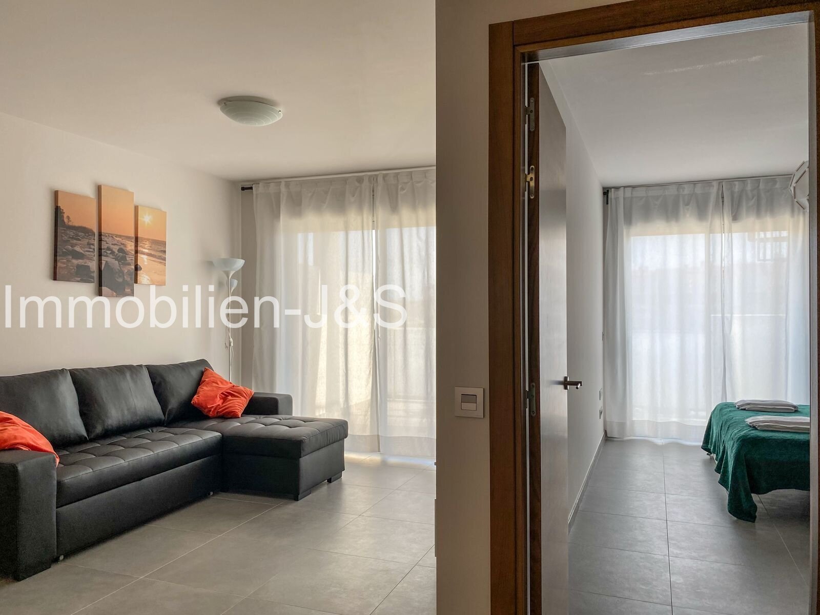 Wohnzimmer/ Schlafzimmer Wohnzimmer/ Schlafzimmer