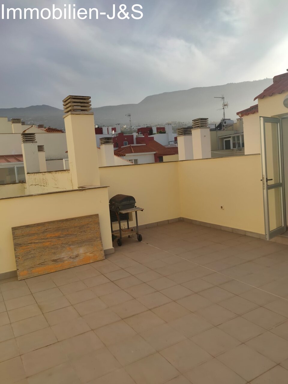 Beautiful apartment in Los Realejos with large roof terrace