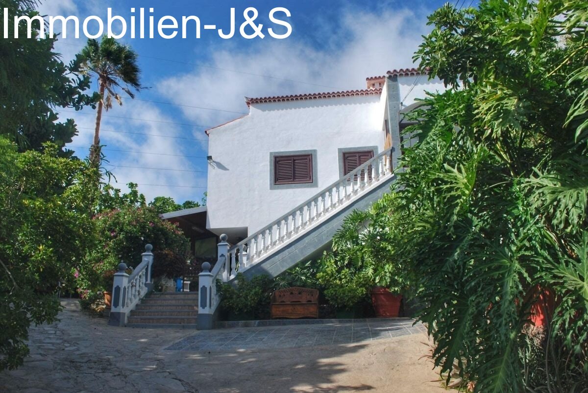 Beautiful villa with spacious garden in San Miguel de Abona
