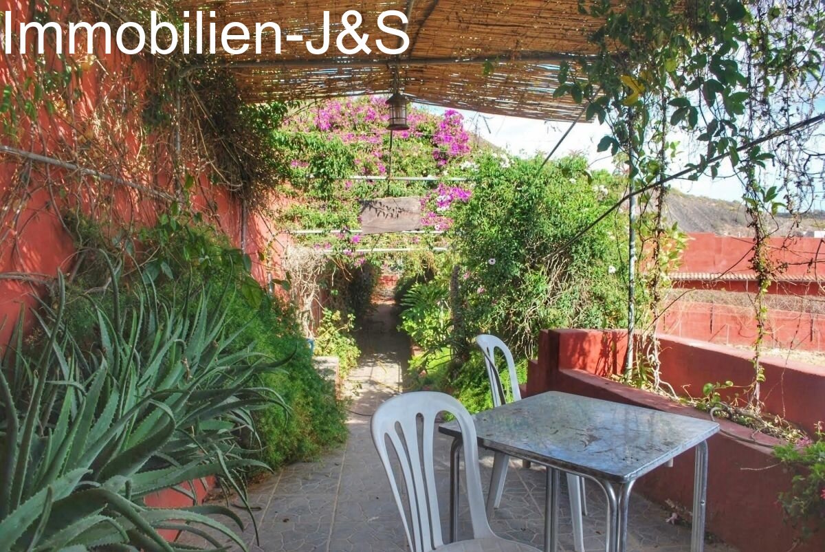 Beautiful villa with spacious garden in San Miguel de Abona