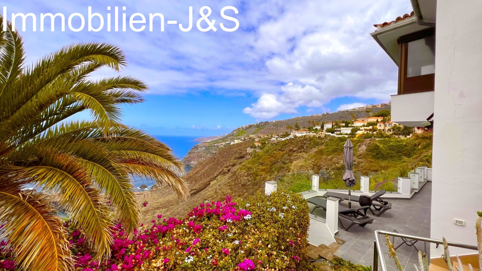 Absolute premium location * First sea line * Fantastic sea view