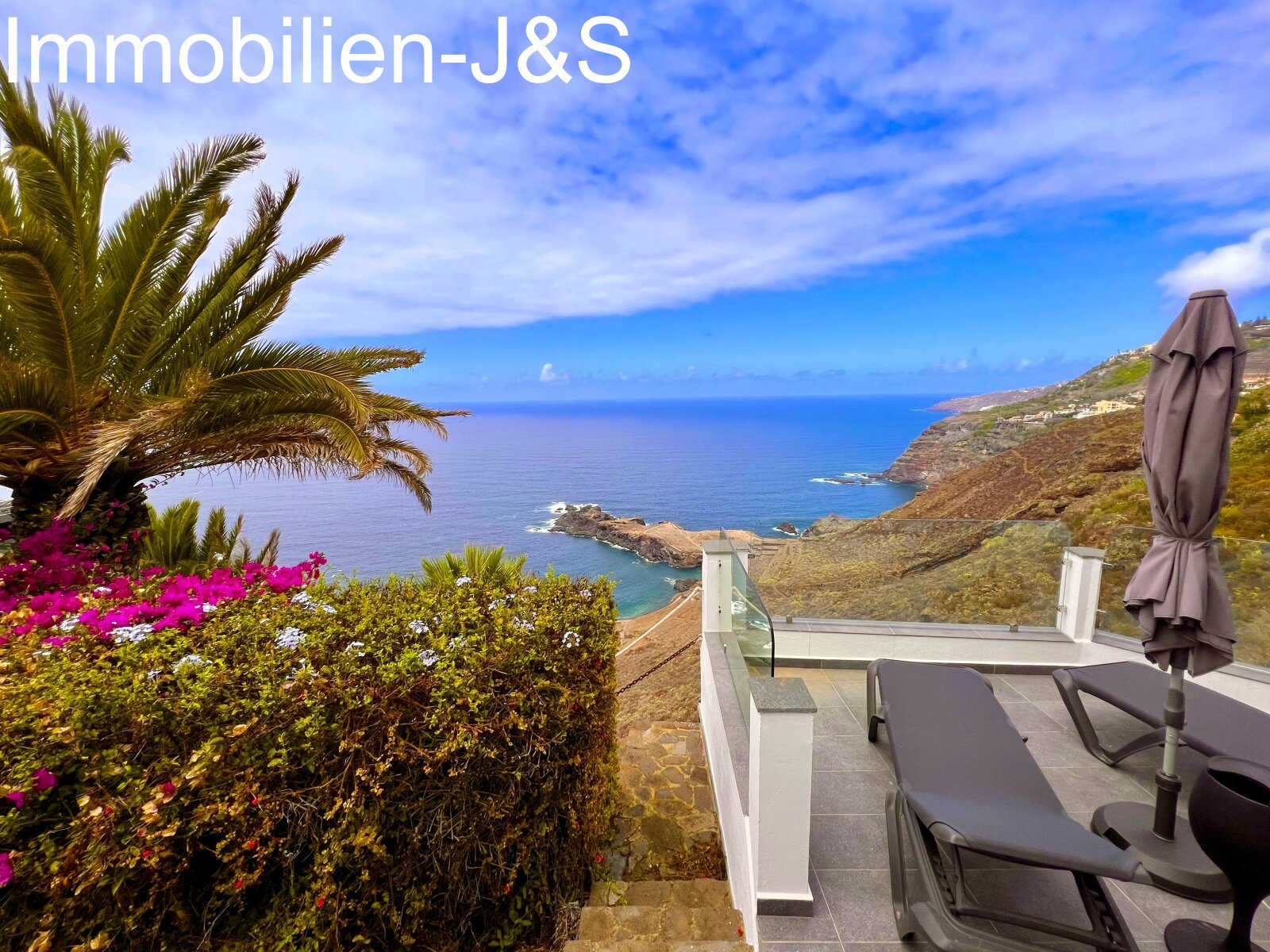 Absolute premium location * First sea line * Fantastic sea view