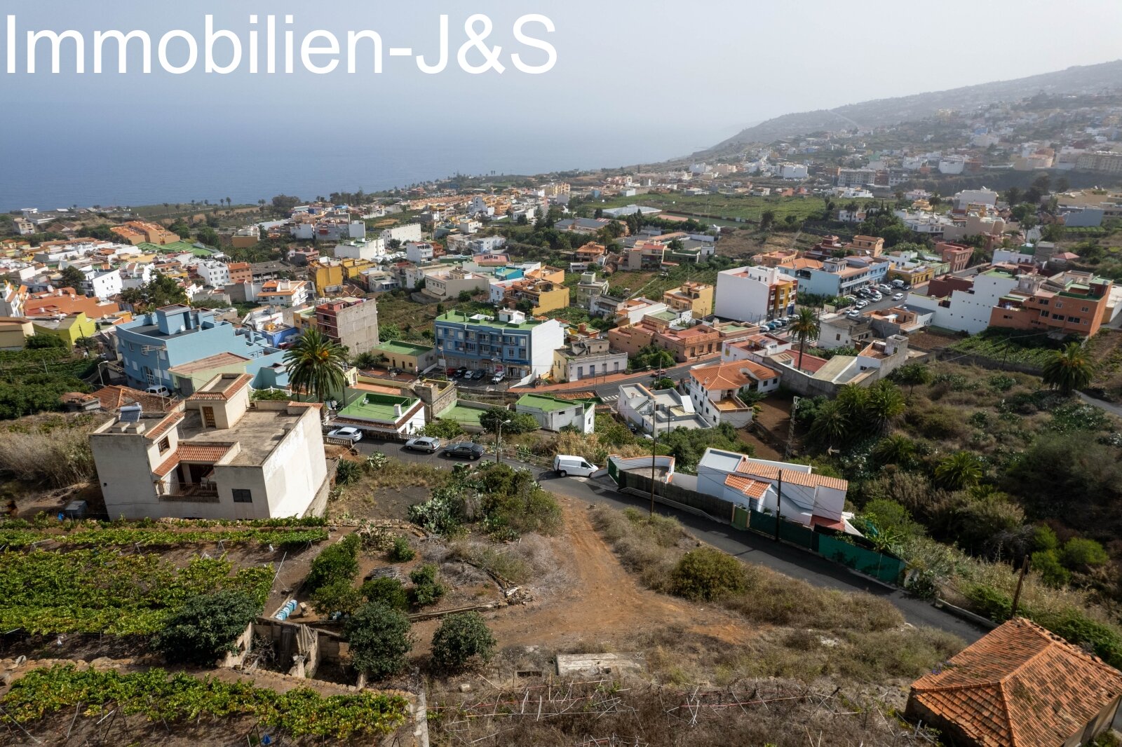 Plot with additional agricultural land in Santa Ursula