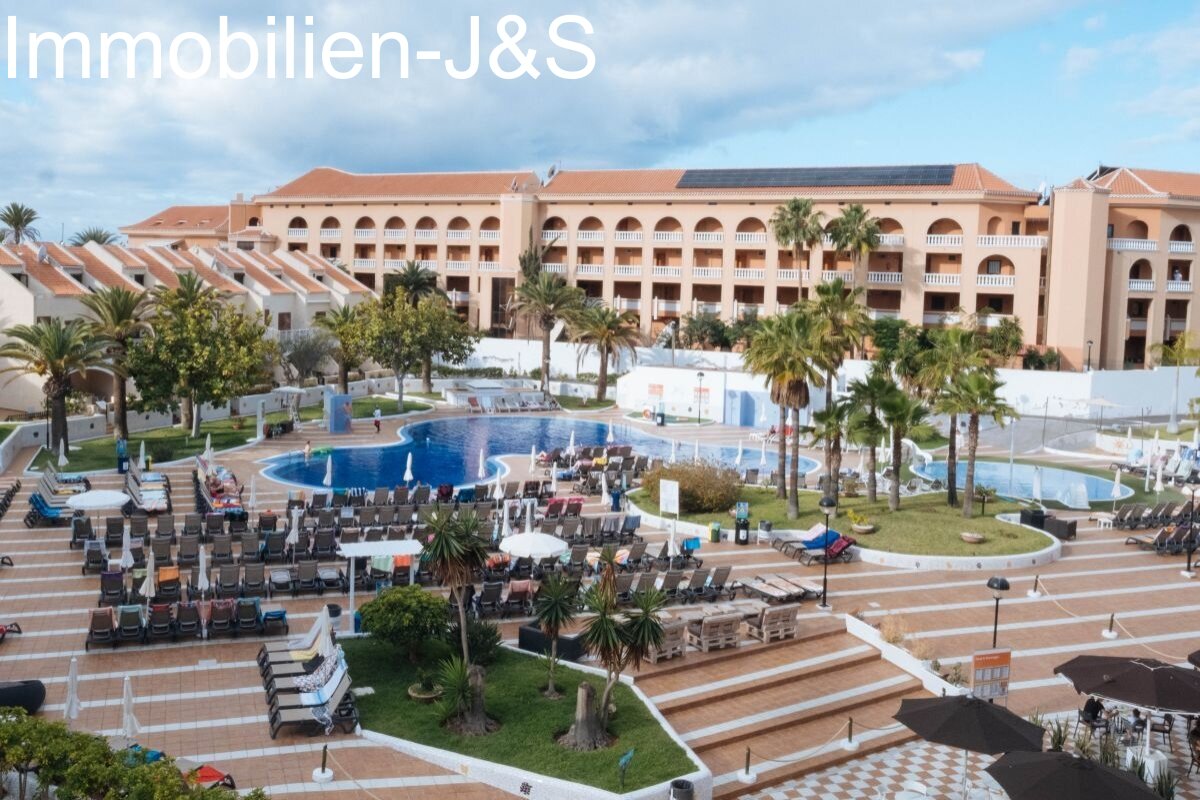 Nice 2-bedroom apartment in the Compostela Beach complex in Las Americas