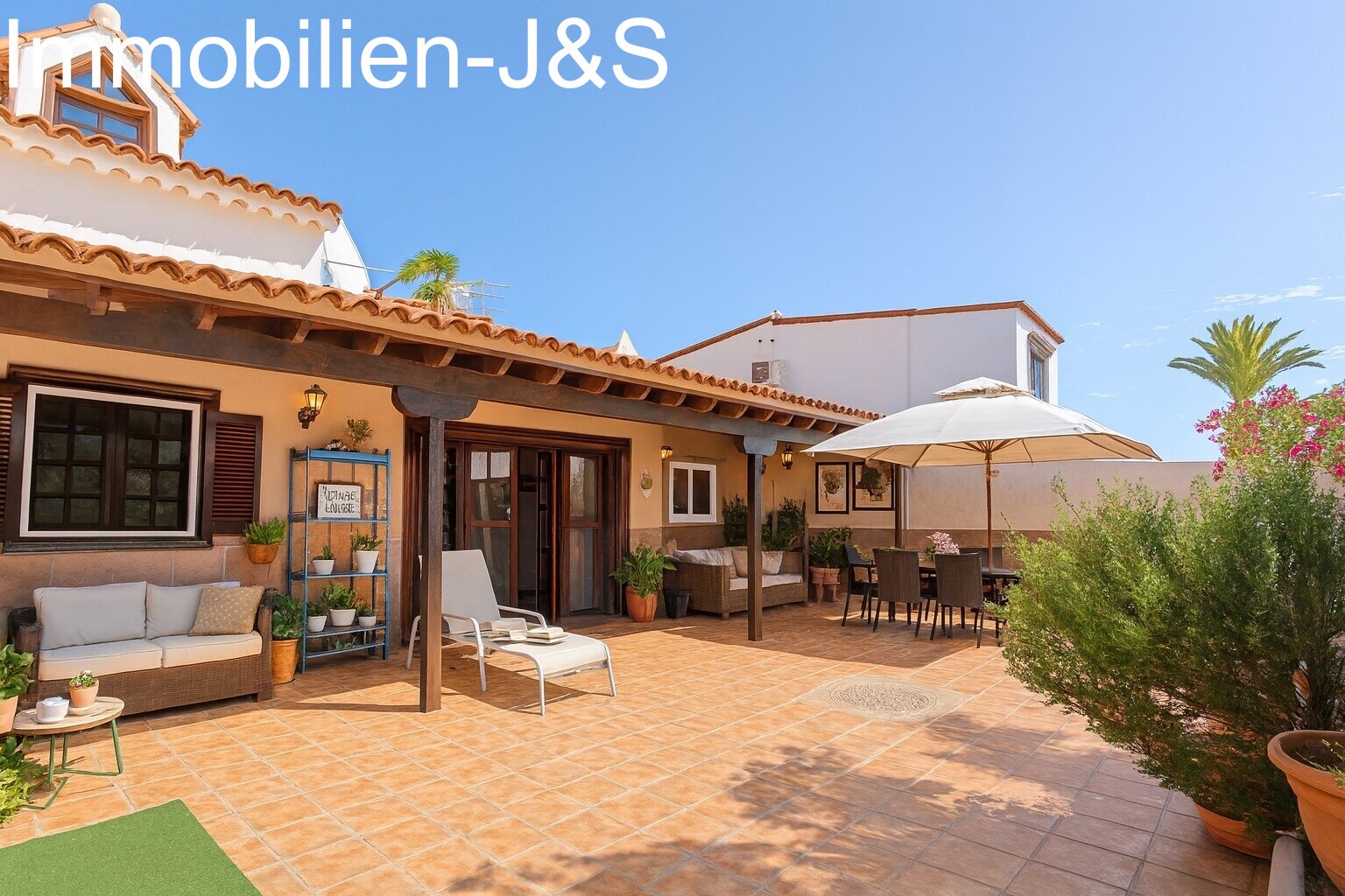 Beautiful, cozy detached house in the Fairway Village urbanization, Golf del Sur