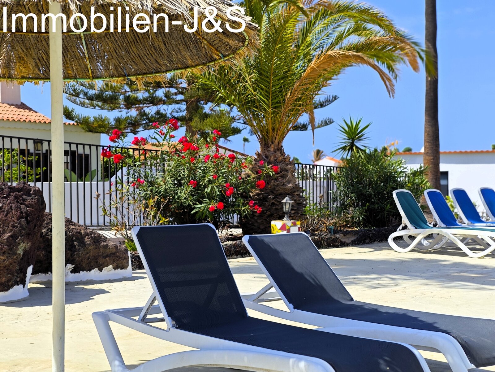 Beautiful, cozy detached house in the Fairway Village urbanization, Golf del Sur