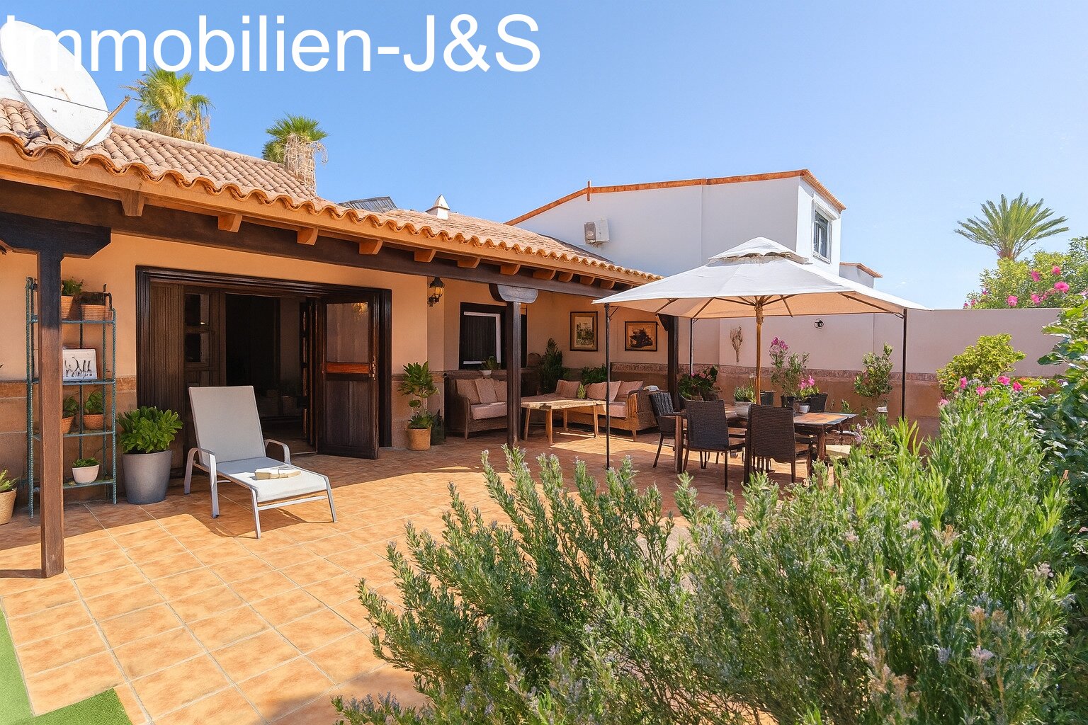 Beautiful, cozy detached house in the Fairway Village urbanization, Golf del Sur