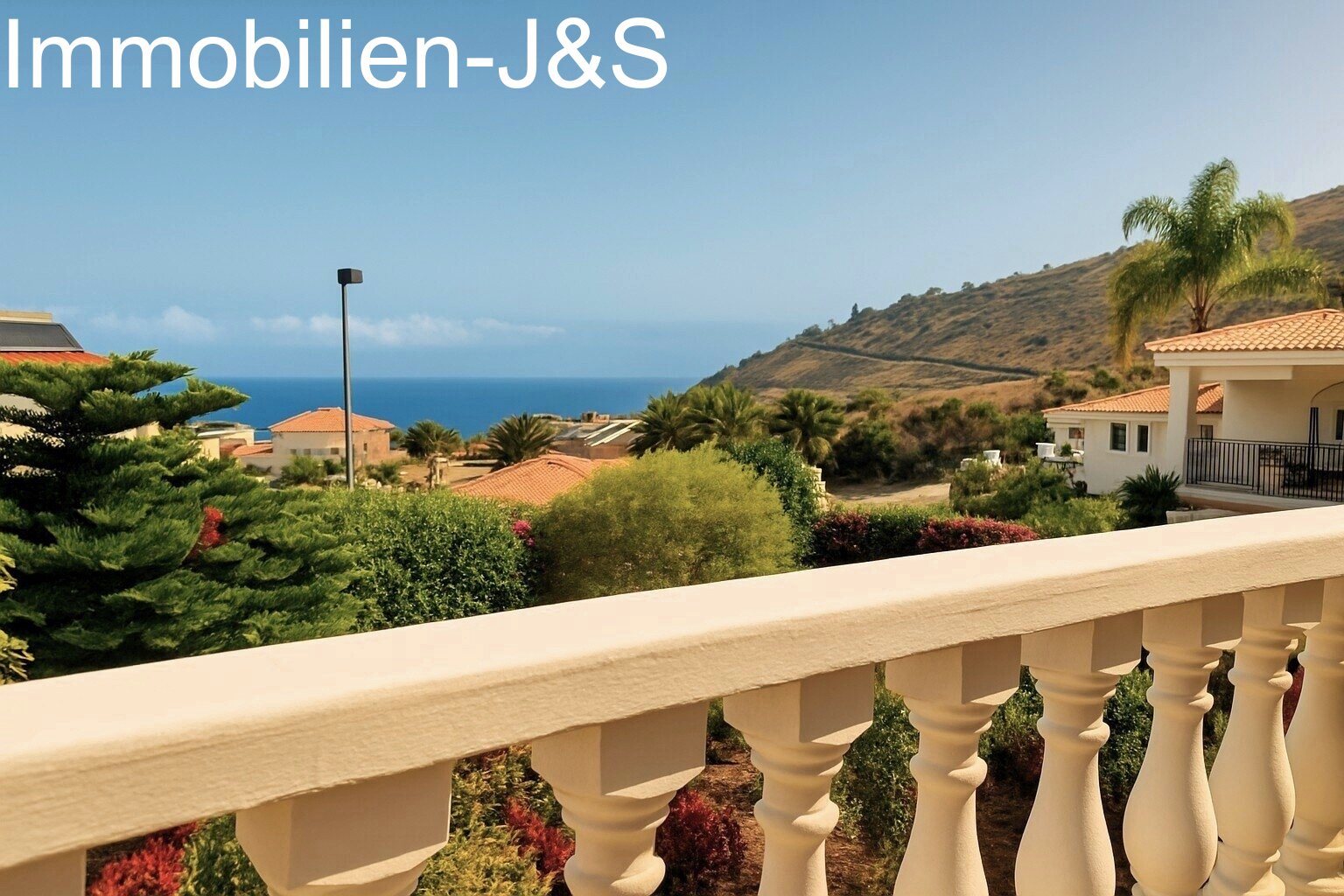 Fantastic detached house with large garden and sea views in El Sauzal