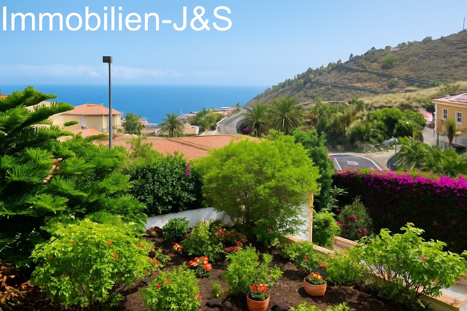 Fantastic detached house with large garden and sea views in El Sauzal