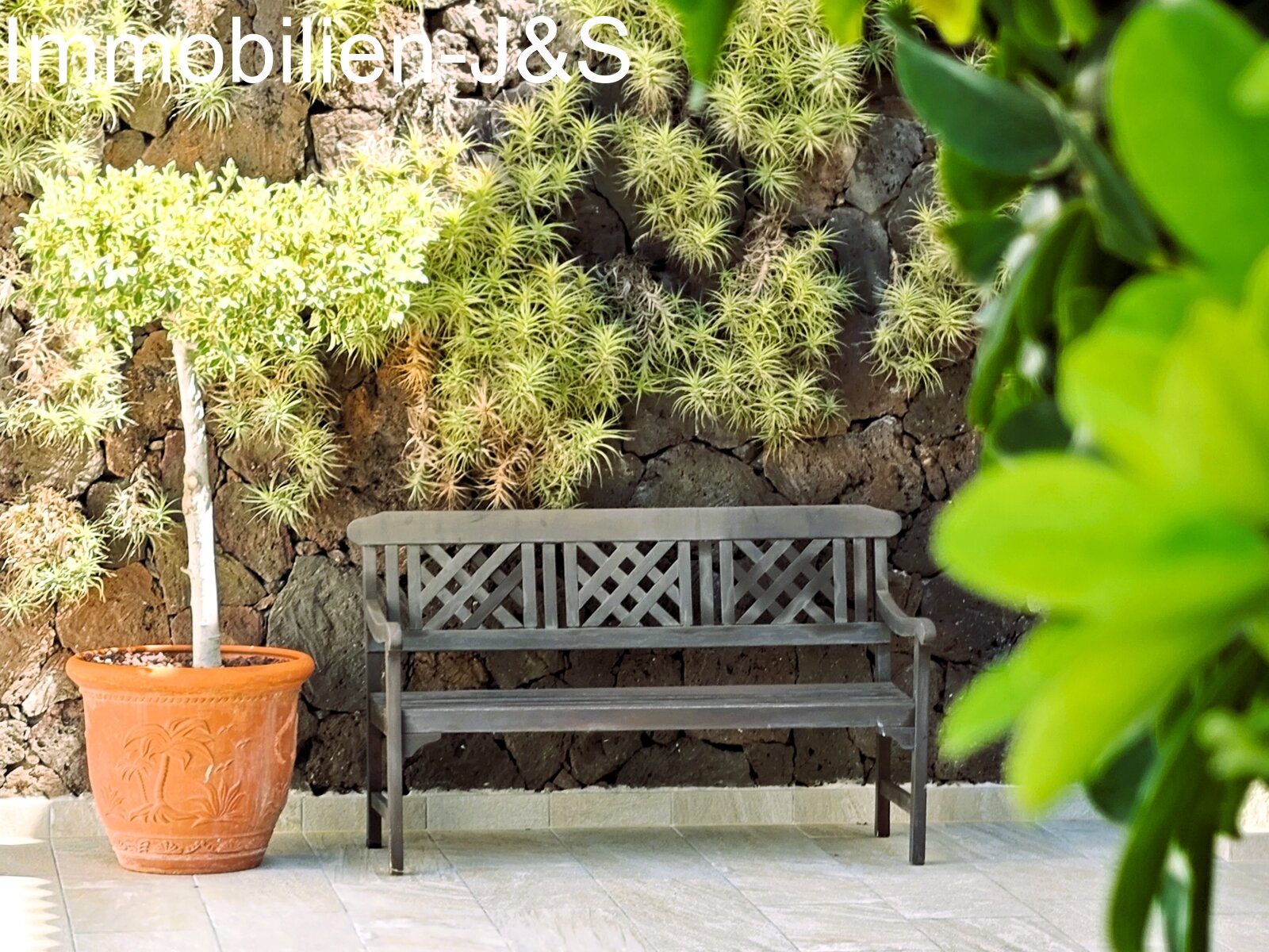 Prestigious detached house, nestled in a romantic garden in La Quinta, Santa Ursula