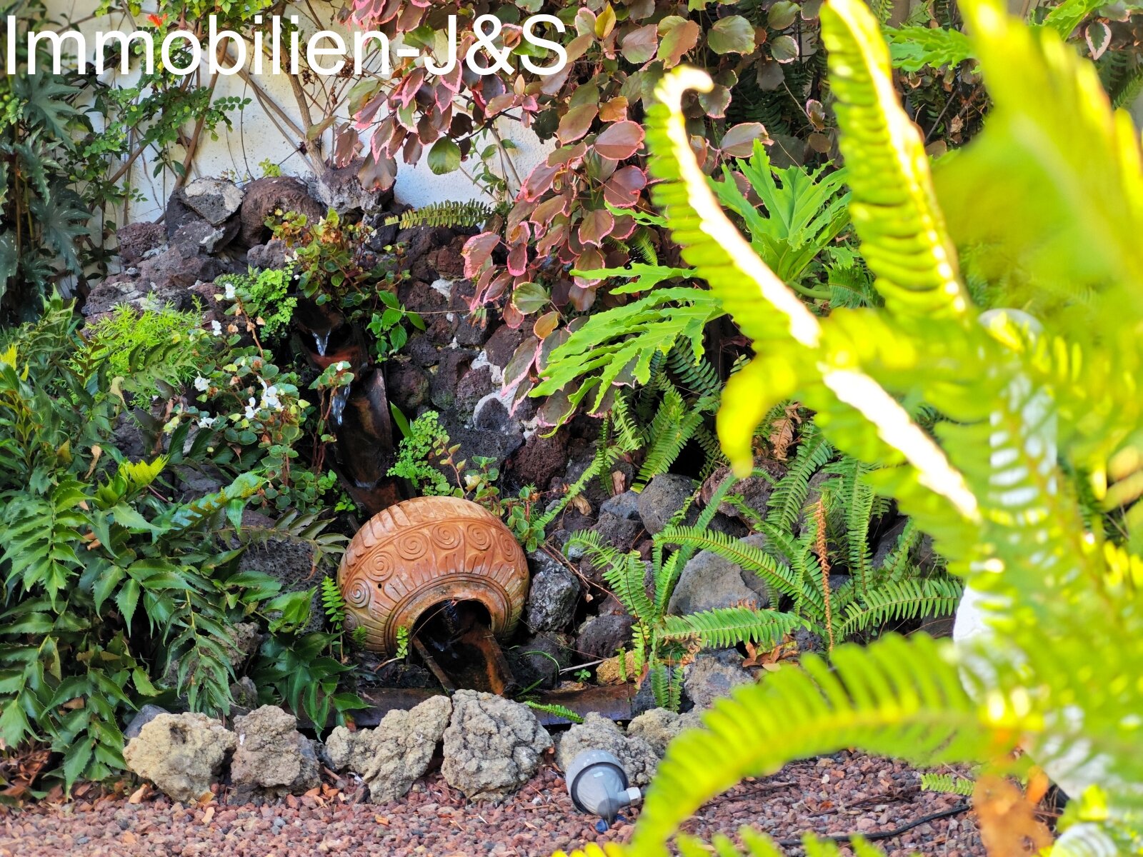 Prestigious detached house, nestled in a romantic garden in La Quinta, Santa Ursula