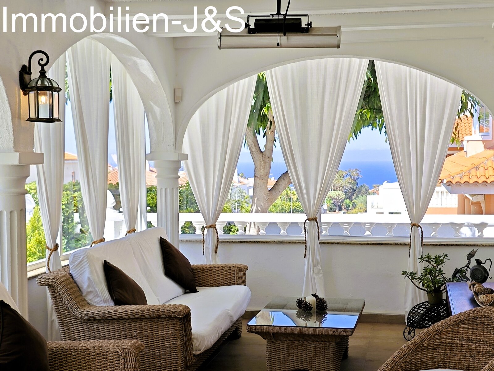 Prestigious detached house, nestled in a romantic garden in La Quinta, Santa Ursula
