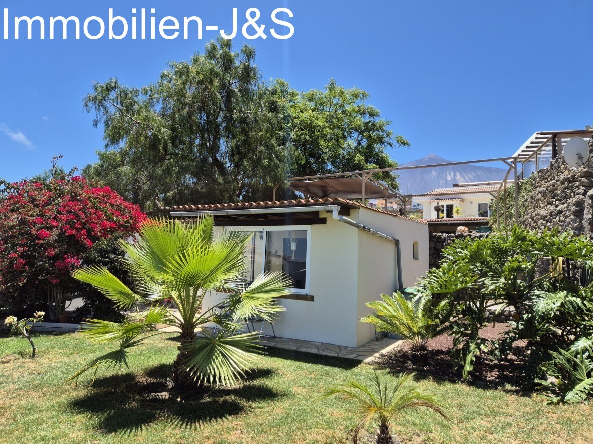 Spectacular finca with guest house, Atlantic Ocean and Mount Teide views!