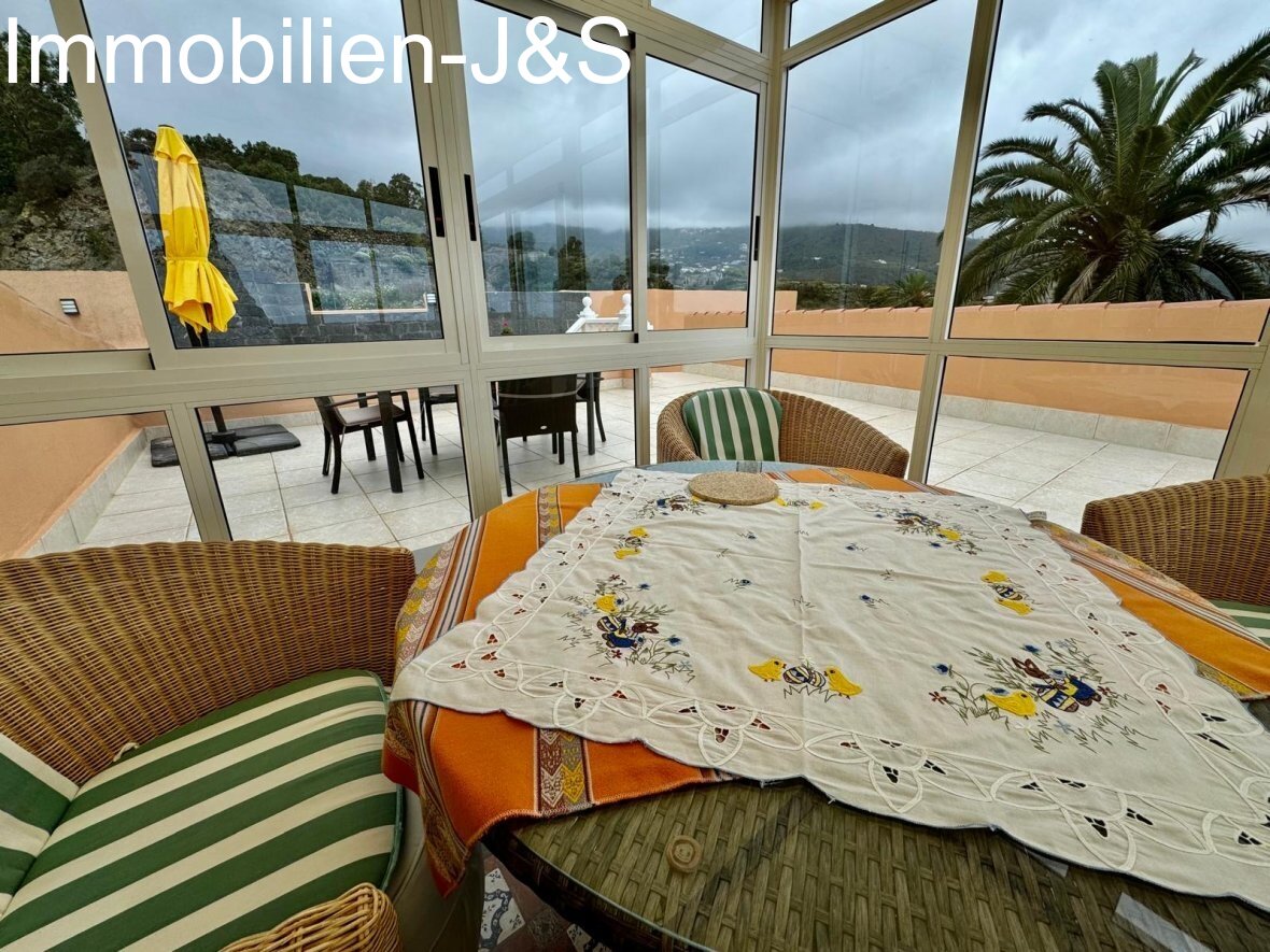 Charming house with large garden, sea and Teide views in Icod de los Vinos