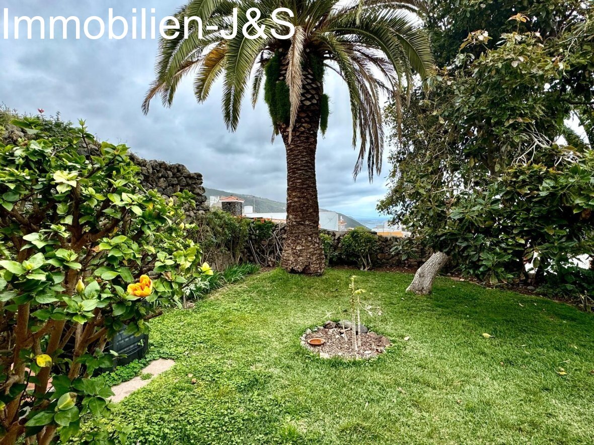 Charming house with large garden, sea and Teide views in Icod de los Vinos