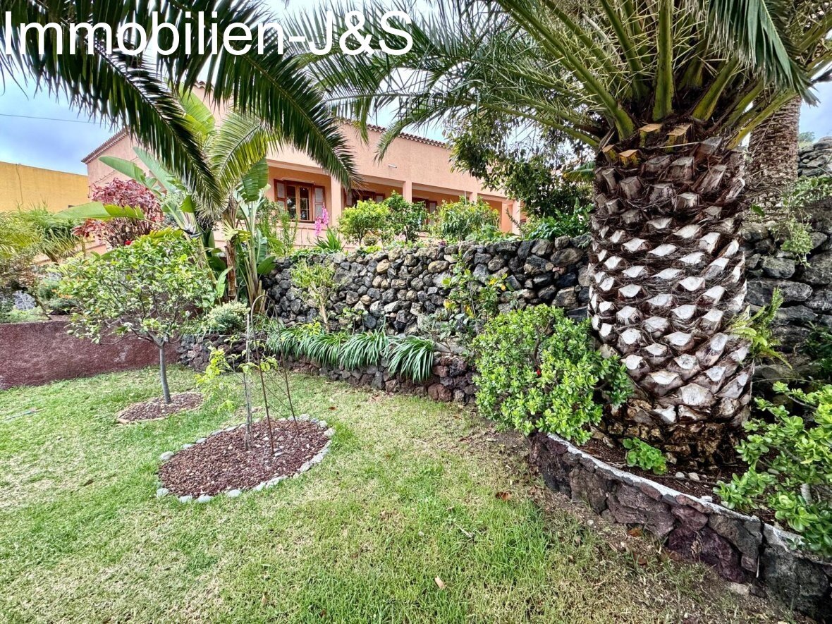 Charming house with large garden, sea and Teide views in Icod de los Vinos