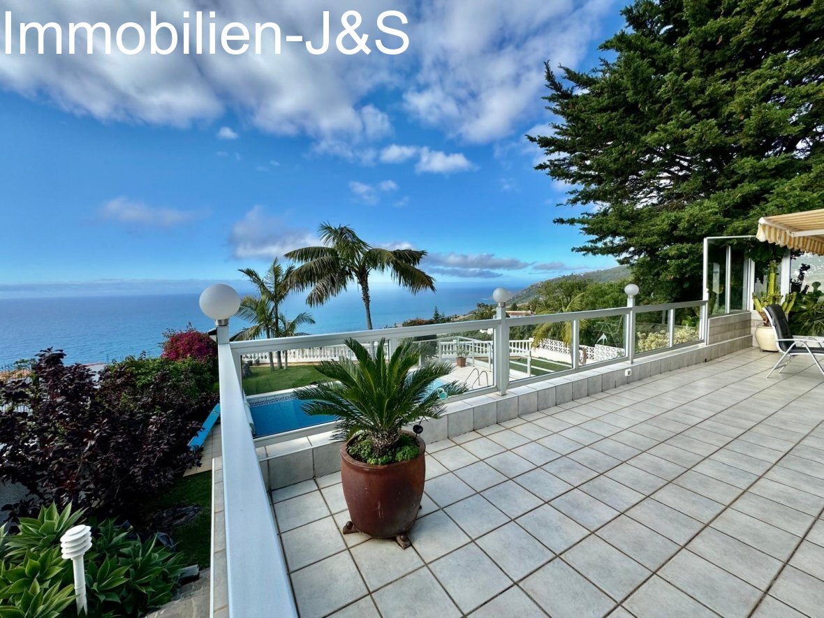 Dream home in Puntillo del Sol with fantastic Atlantic Ocean views