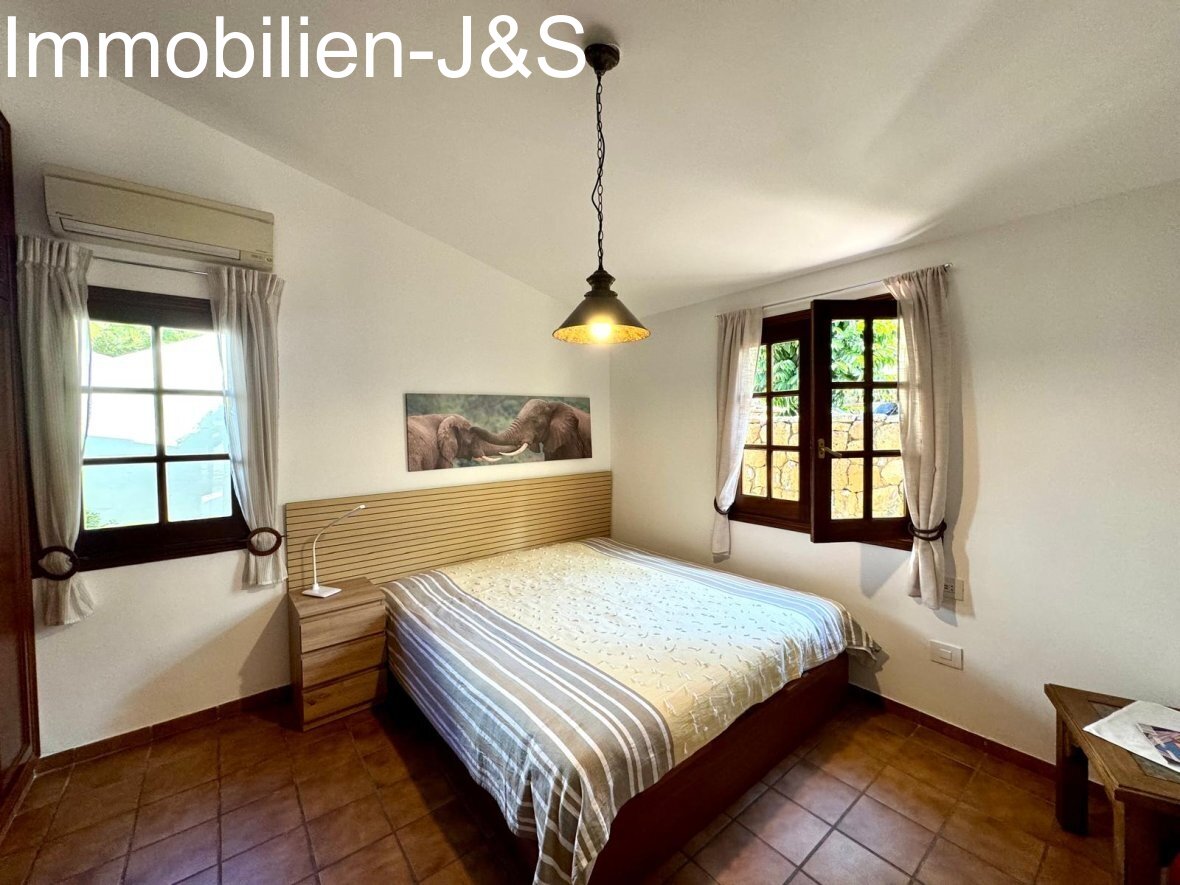 Beautiful villa with Atlantic views and pool in El Sauzal