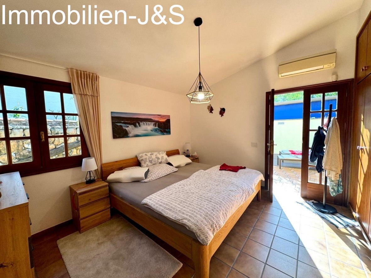 Beautiful villa with Atlantic views and pool in El Sauzal