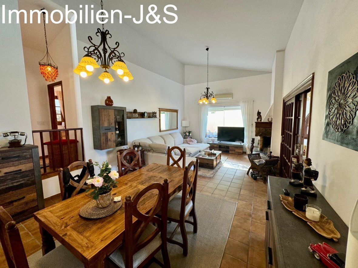 Beautiful villa with Atlantic views and pool in El Sauzal