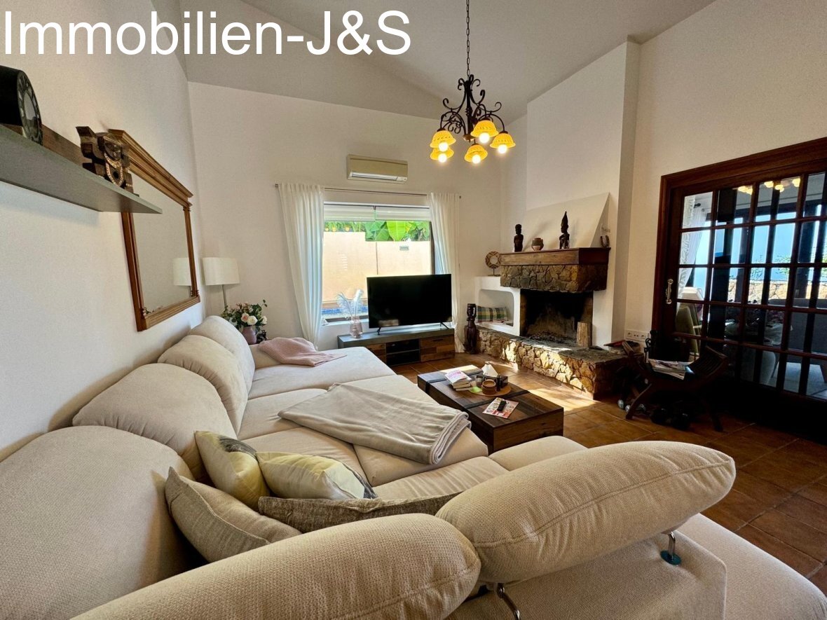 Beautiful villa with Atlantic views and pool in El Sauzal