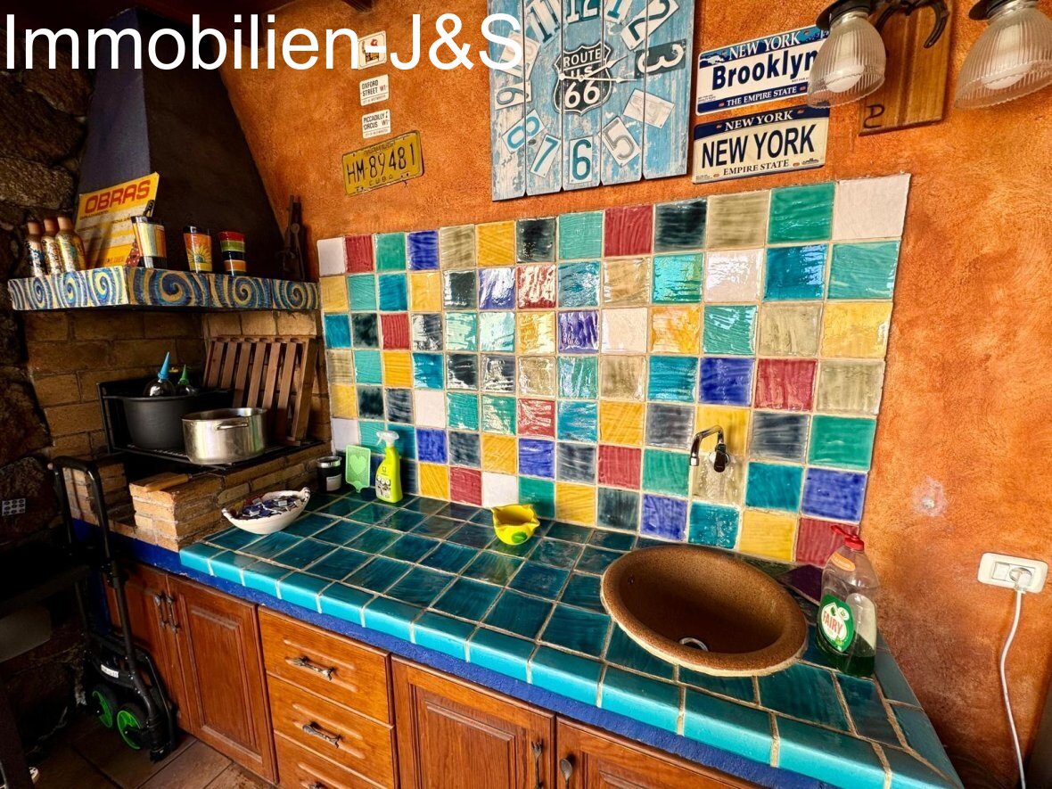 Beautiful villa with Atlantic views and pool in El Sauzal