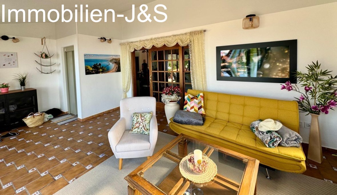 Beautiful villa with Atlantic views and pool in El Sauzal