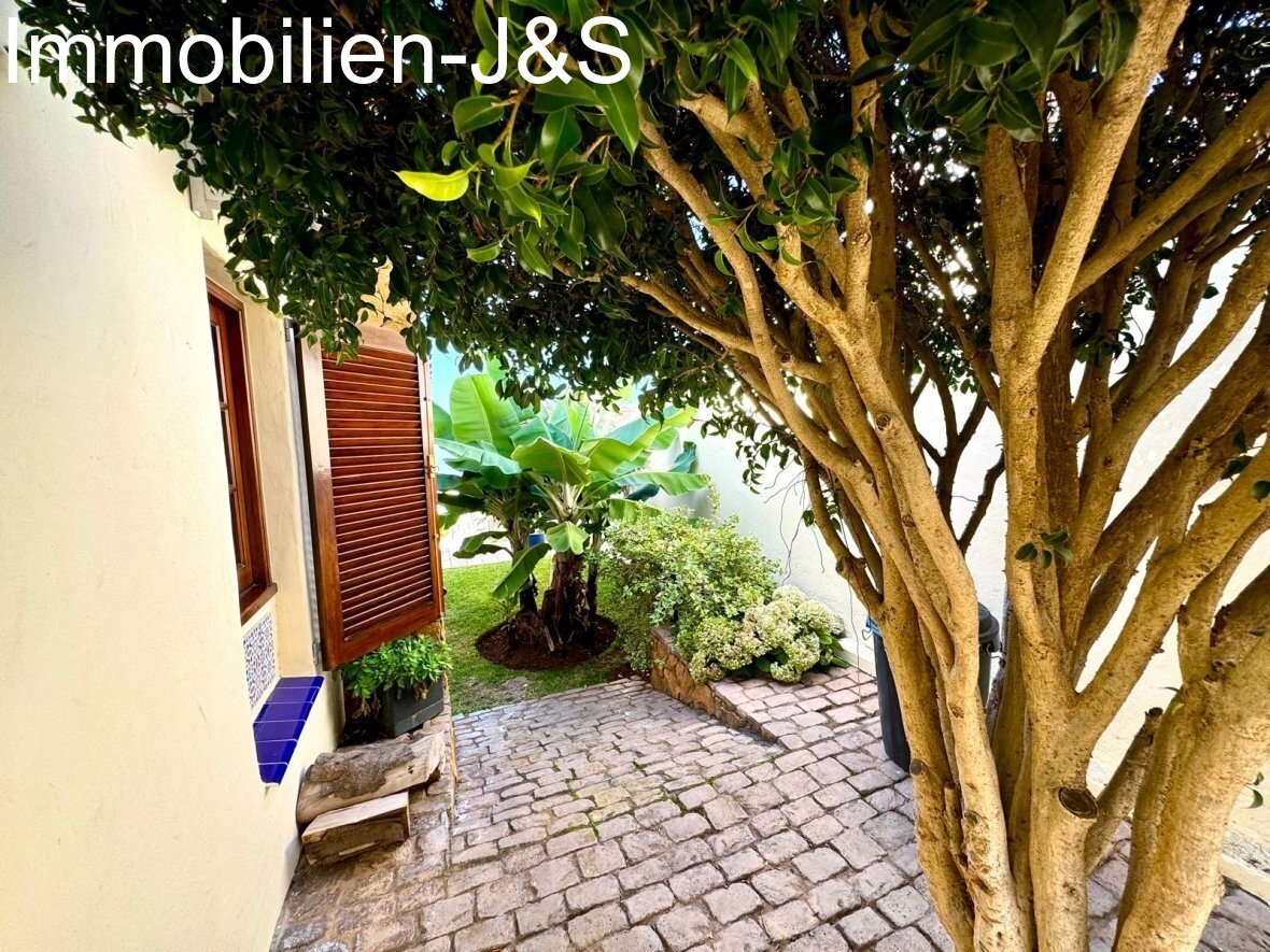 Beautiful villa with Atlantic views and pool in El Sauzal