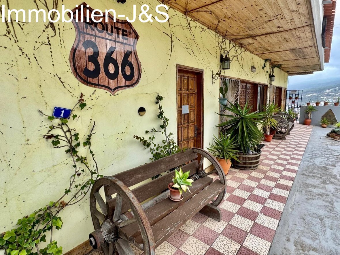 Exceptional property with panoramic views and active catering license in the north of Tenerife