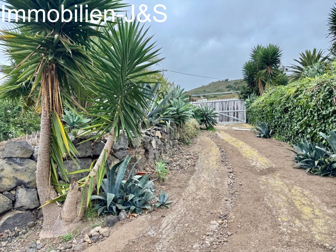 Exceptional property with panoramic views and active catering license in the north of Tenerife