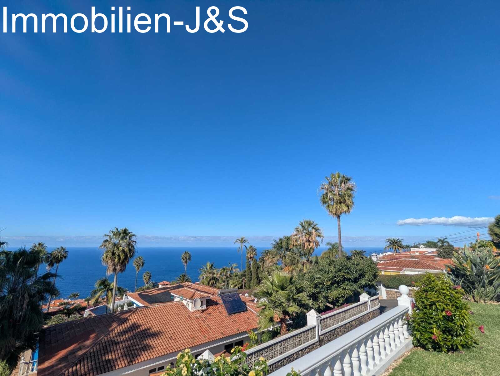 Beautiful detached villa with pool and breathtaking Atlantic views